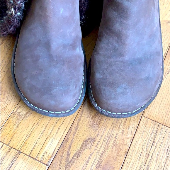 UGG Cresthaven Brown Leather & Knit Wedge Boots - Picture 5 of 9